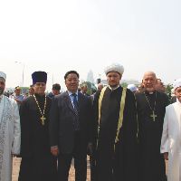 Делегация Совета муфтиев России с Кайратом Лама Шарифом и представителями конфессий Казахстана